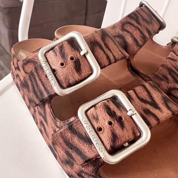 J/Slides **Discontinued Leopard Print** - Picture 2 of 4